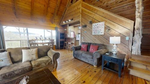 Evies Mountain Castle cabin in Townsend, USA