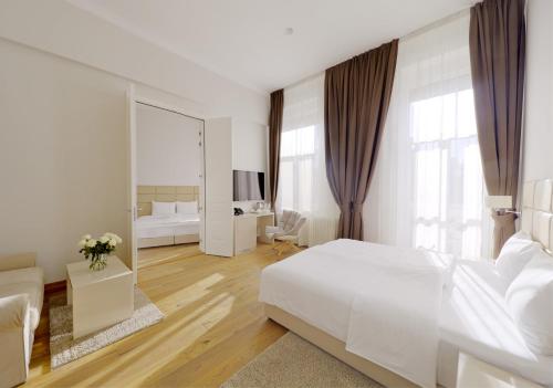 B&B Novi Sad - Lanterna Rooms City Center - FREE PARKING - Bed and Breakfast Novi Sad