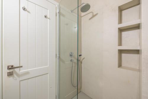 Pame Rentals - 2BD & 2BA Home, 4 Min to Acropolis, Athens (photo 9)