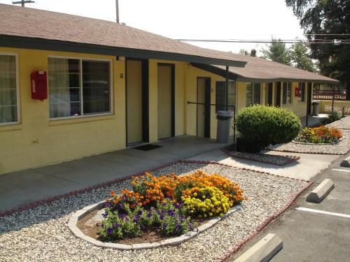 Lakeview Inn - main image