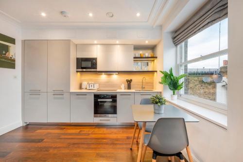 Luxury One Bedroom Apartment With AC, Balcony, Free Coffee Central London, Londýn (fotografie 10)
