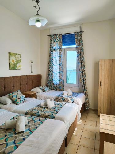 Pelineon Rooms - image 12