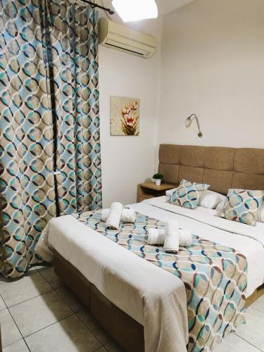 Pelineon Rooms - image 2