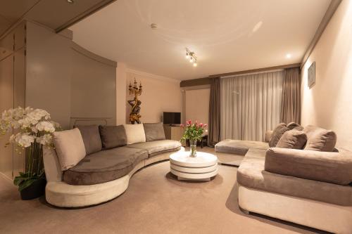 Hotel Central, SPA & LOUNGE BAR in Crans Montana