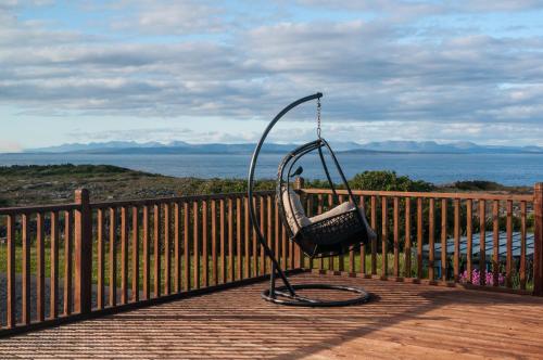 周邊環境, Port Aran House in 伊尼什莫爾島