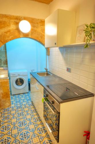 Charming 2bedroom townhouse Valletta center KBUT1-1, Valletta (photo 7)