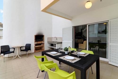 Three-Bedroom Villa image 8
