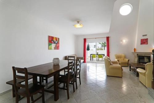 Three-Bedroom Villa image 7