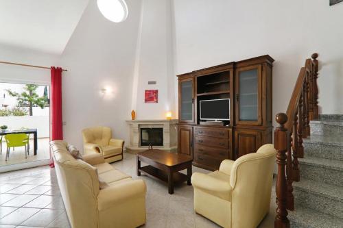 Three-Bedroom Villa image 6