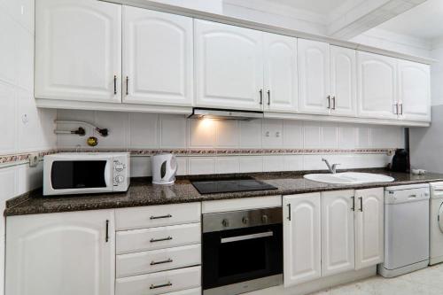 Three-Bedroom Villa image 5