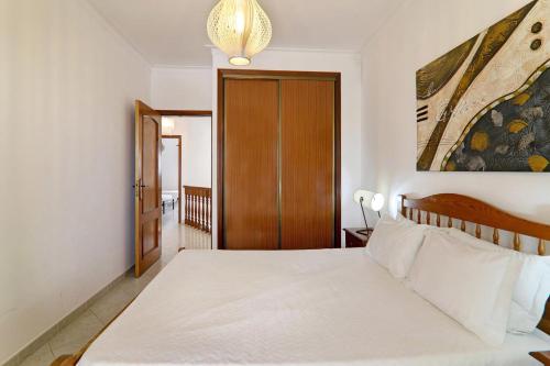 Three-Bedroom Villa image 4