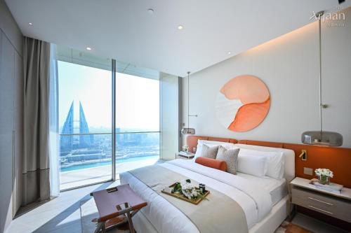 Panoramic Bay View Suite - King Bed image 6