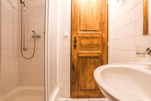 Superior Triple Room image 5