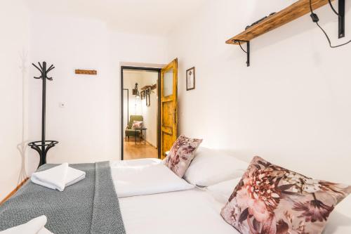 Superior Double or Twin Room image 7