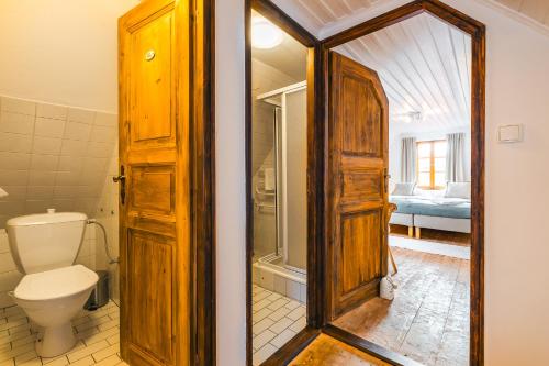 Superior Triple Room image 8