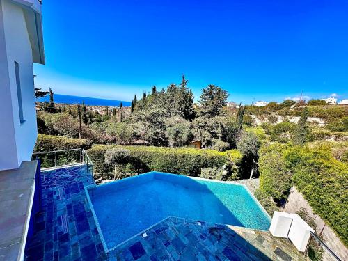 Sea View villa w infinity pool