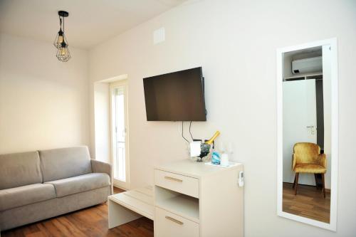 Family Room image 5
