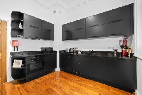 Apartment 2 48 Bishopsgate - image 2