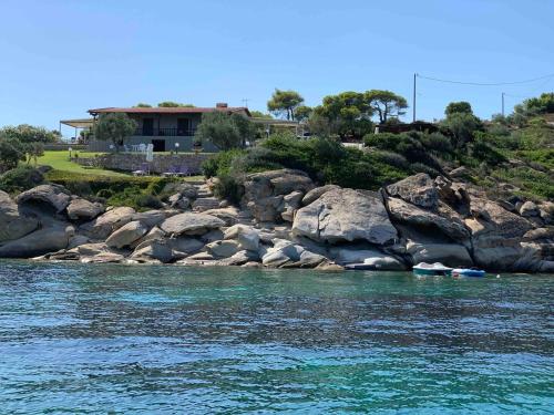 Beachfront Villa Paradise