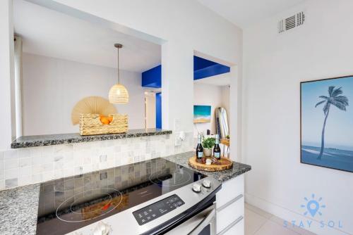 Free Parking: Bay View + Pool | Step To Beach