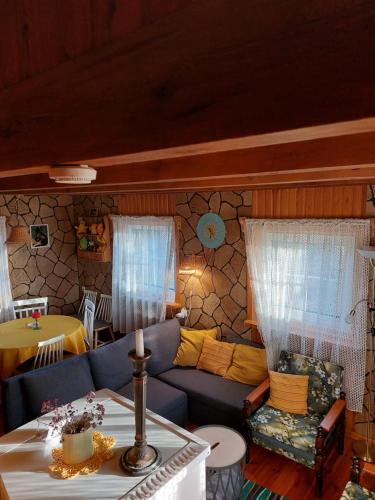 Tonise Holiday Houses in Upa