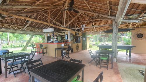 Restaurant, Melina's Beach Front Bungalows in Ban Tha Len