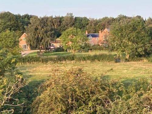 Hen House: Private annexe on stunning farm in Upper Broughton