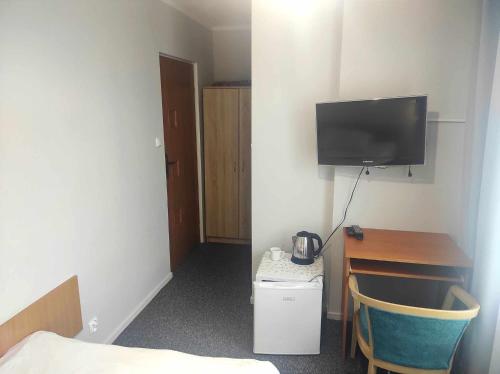 Single Room with Balcony image 6