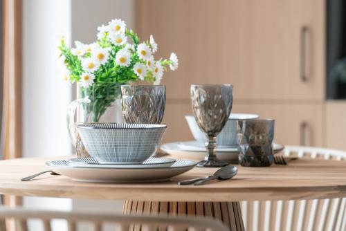 Pastel Blue Studio Grunwald with Garden & Parking Poznań by Noclegi Renters - image 5