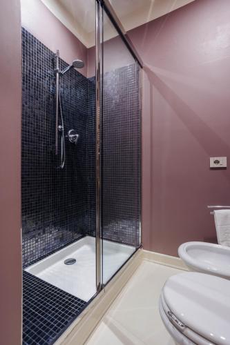 Double or Twin Room image 7