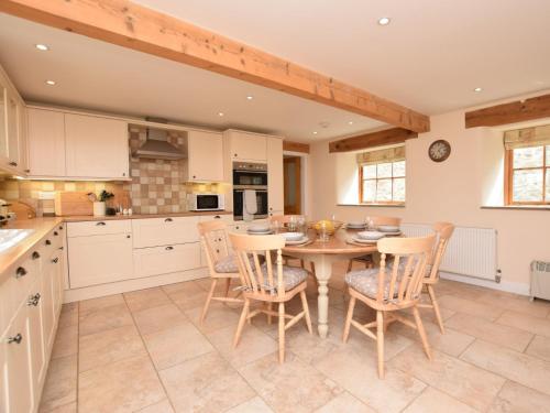 3 bed in Cressbrook 57037