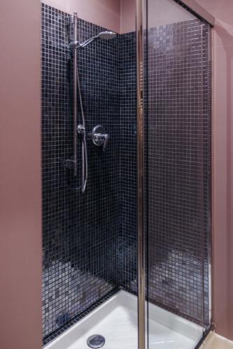 Double or Twin Room image 8
