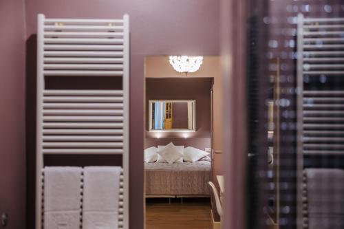 Double or Twin Room image 6