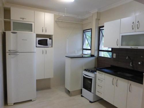 One-Bedroom Apartment image 9