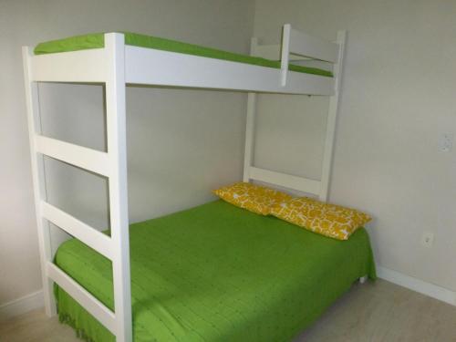 One-Bedroom Apartment image 8
