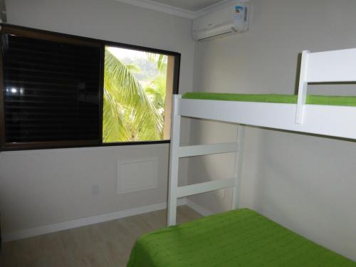 One-Bedroom Apartment image 7