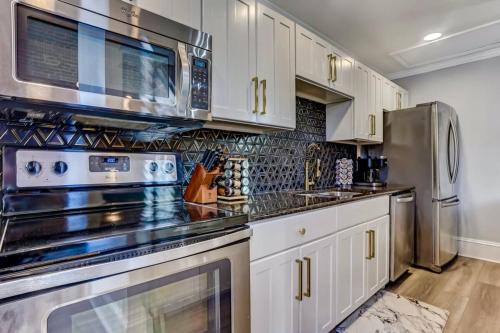 West End Loft - Downtown 5 min walk to River St