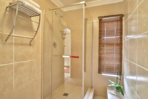 Kwantu Guesthouse 2 Room Type - Deluxe Double Room