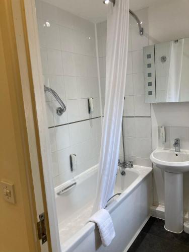 Dashwood Apartments - image 11