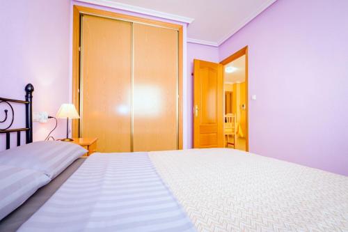 One-Bedroom Apartment image 9