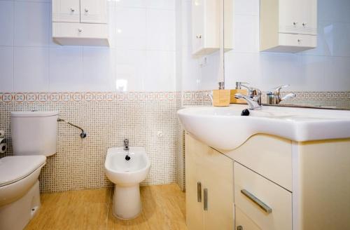 One-Bedroom Apartment image 7