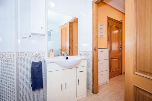 One-Bedroom Apartment image 6