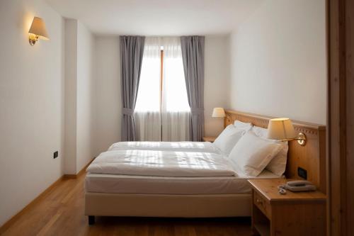 Golf Hotel - image 11