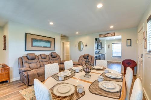 Galveston Vacation Home 2 Mi to Galveston Beach!