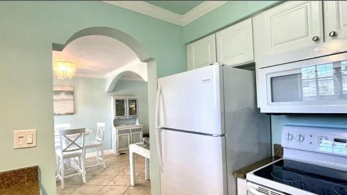 Barefoot On The Shores II in Clearwater Beach, USA