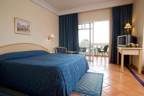 2 twin beds
