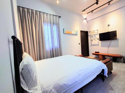 82行旅電梯民宿 來電享優惠 82行旅電梯民宿 來電享優惠