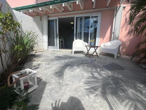 Cozzy Apartment on the Caribbean side-Frigate Bay photo 2