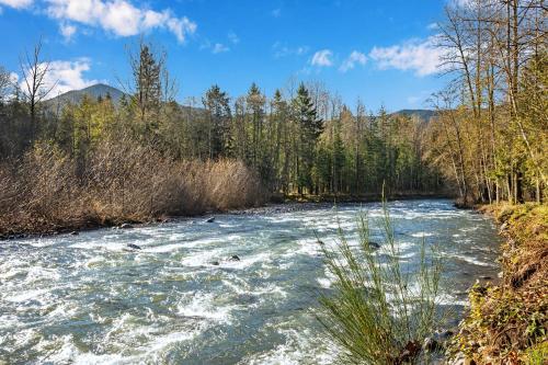 Pet Friendly Riverfront Escape w HotTub