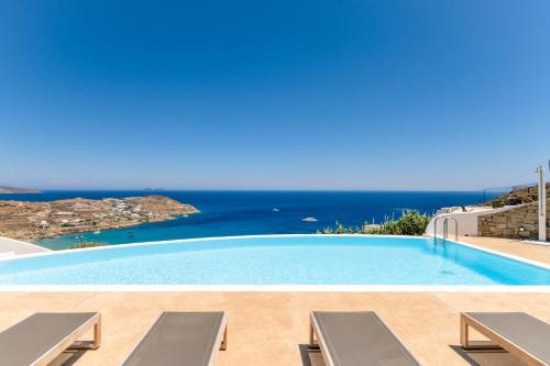 Luxury villa with stunning views above Kalo Livadi beach